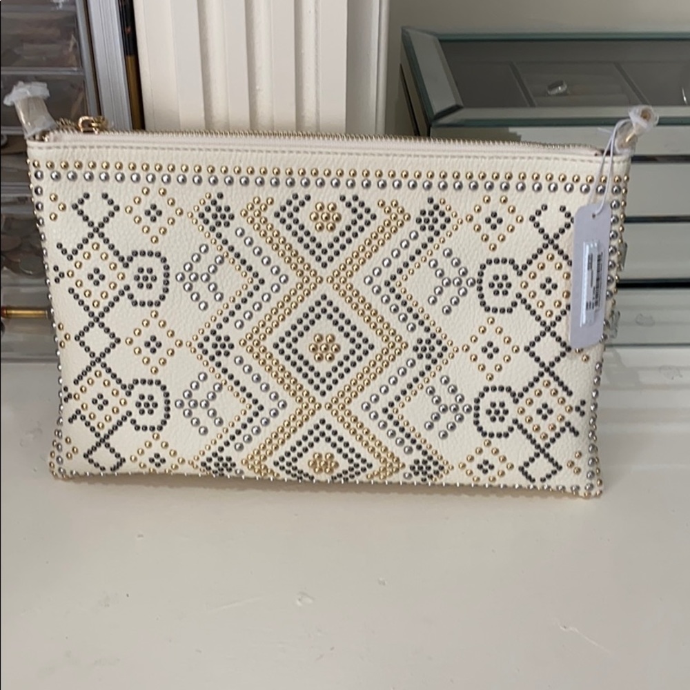 Cream clutch